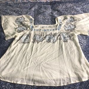 Kohl’s white shirt